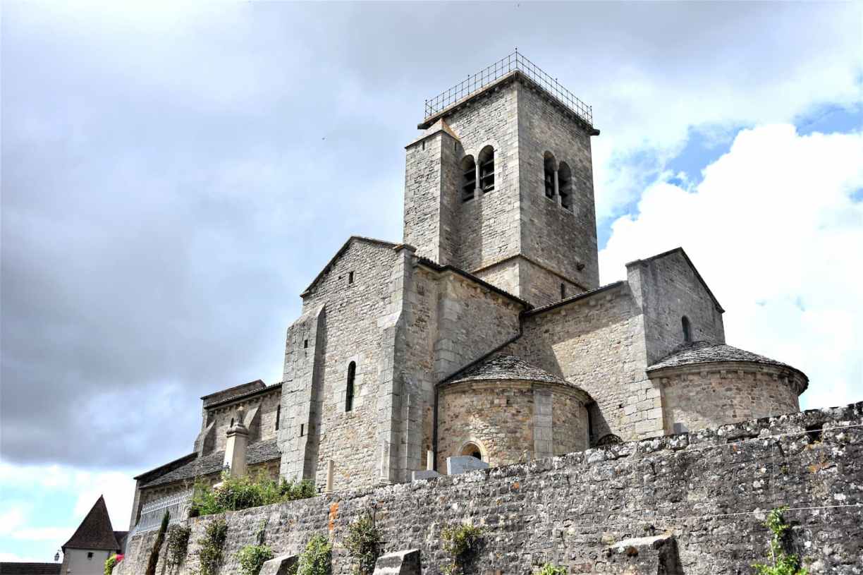 Bourgogne église romane de Gourdon