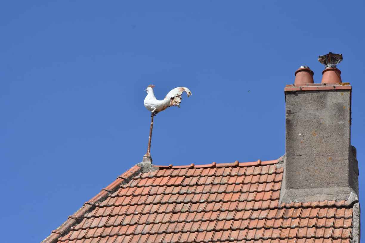 Bourgogne Coq girouette sur le Mont-Saint-Vincent