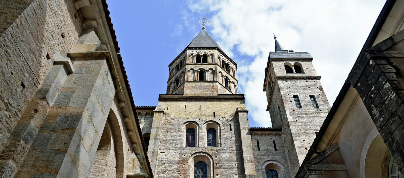 Tour de l'eau bénite Cluny