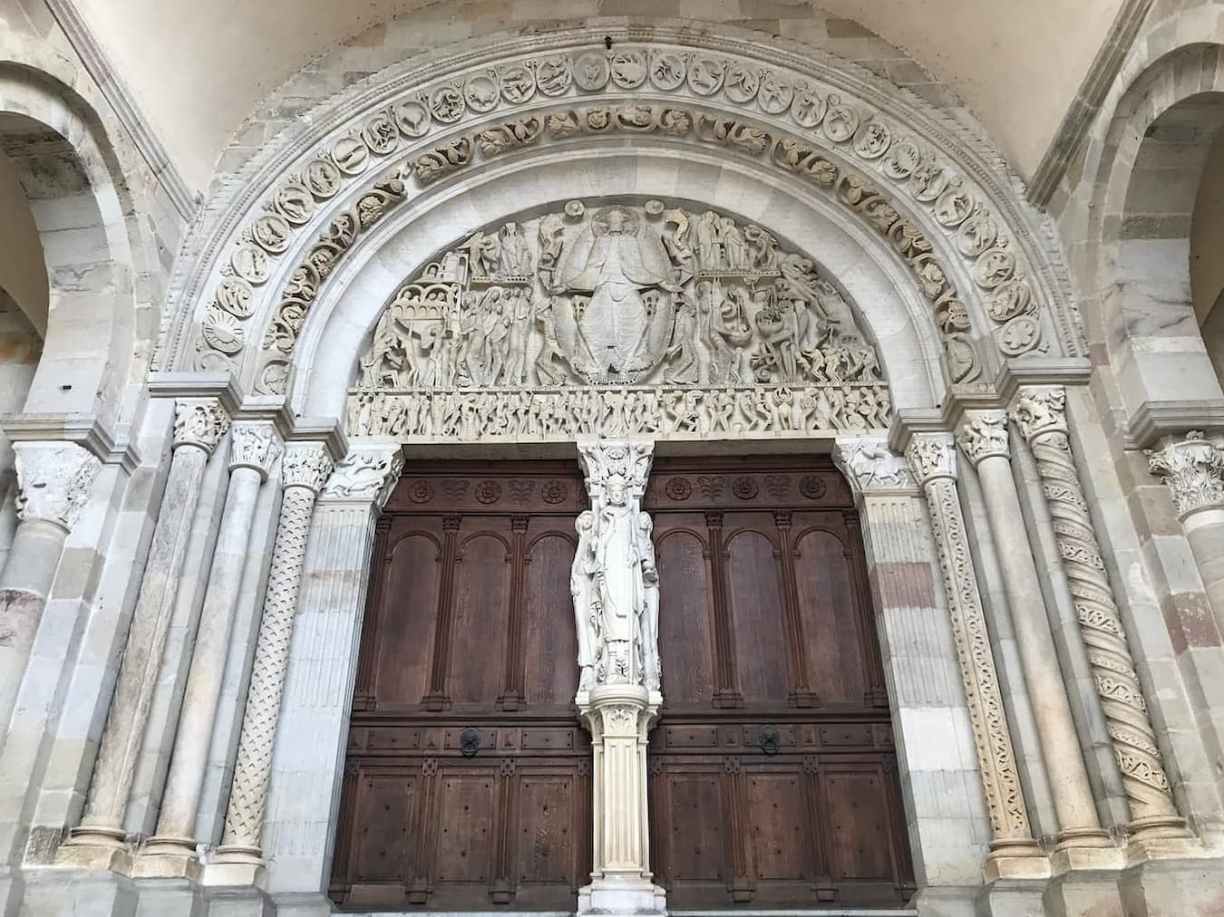 Bourgogne tympan de la cathédrale d'Autun
