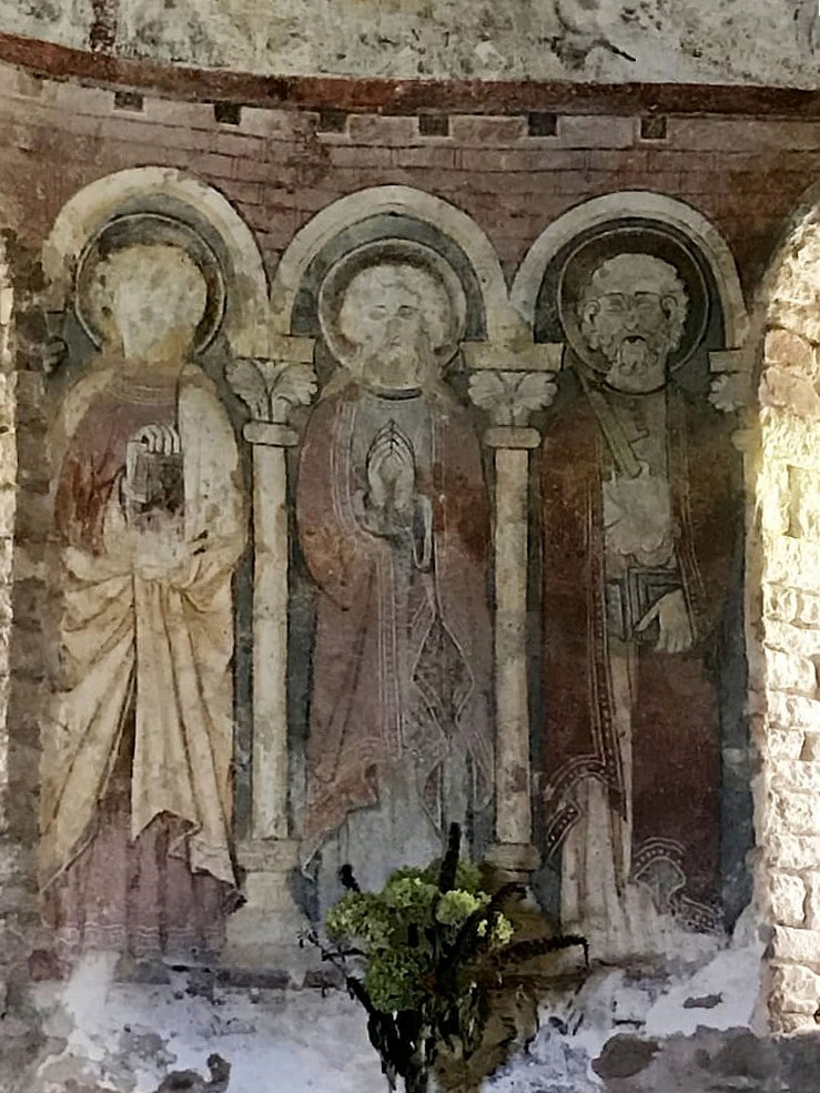 Bourgogne Brancion : fresques de la chapelle