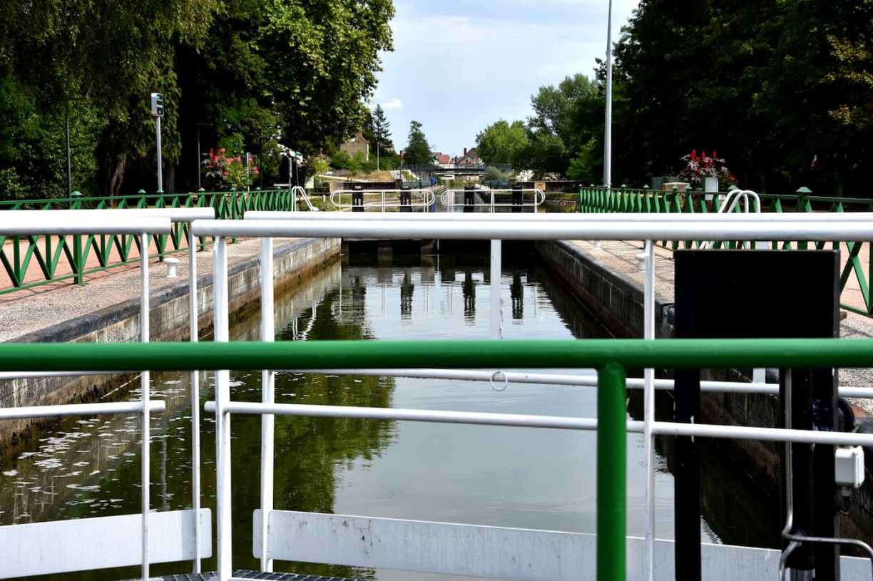 Bourgogne Digoin écluse sur le pont-canal