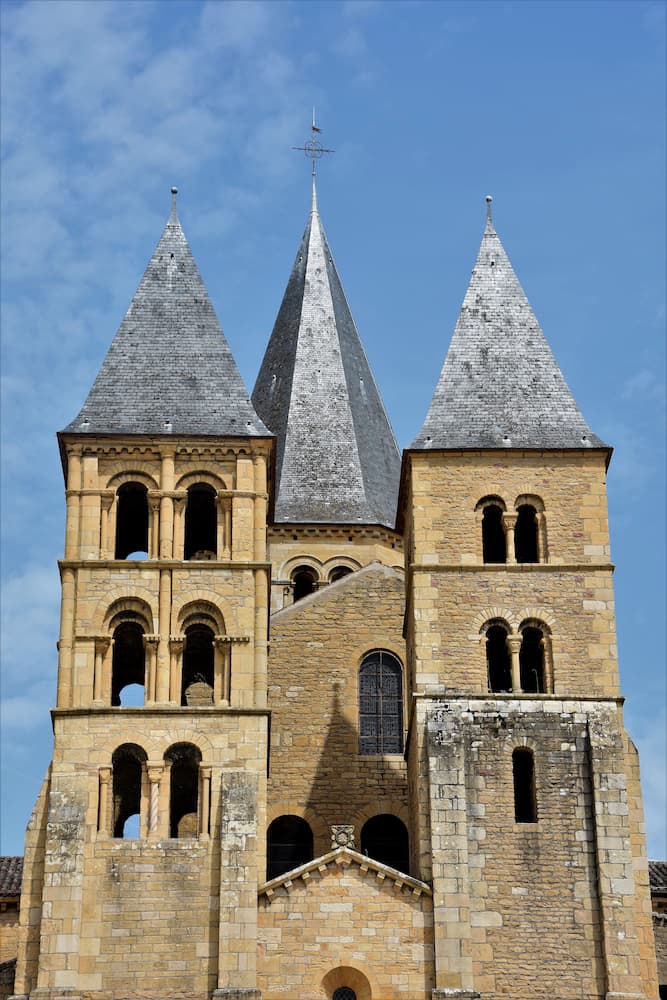 Bourgogne tour Paray-le-Monial