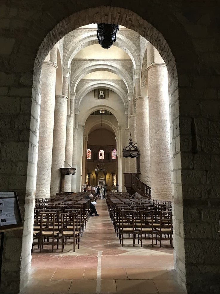Bourgogne Tournus : la haute nef de Saint-Philibert