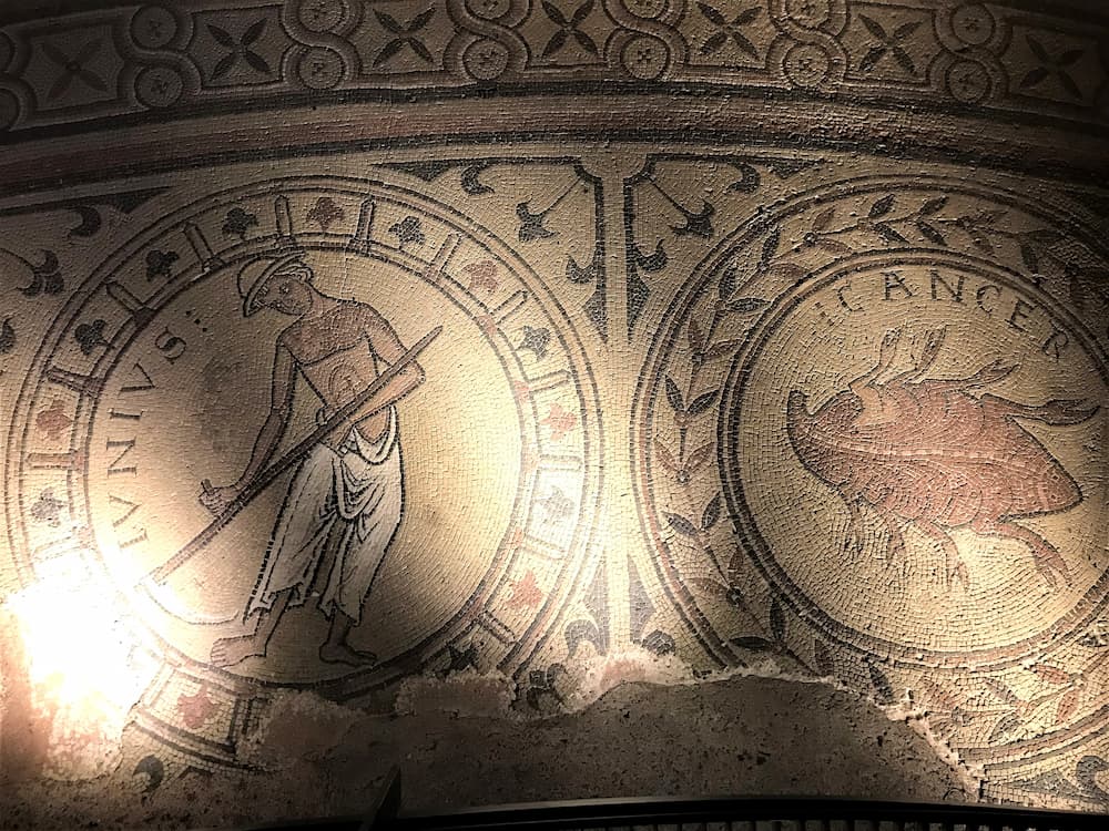 Mosaïques restaurées à Saint-Philibert de Tournus Bourgogne