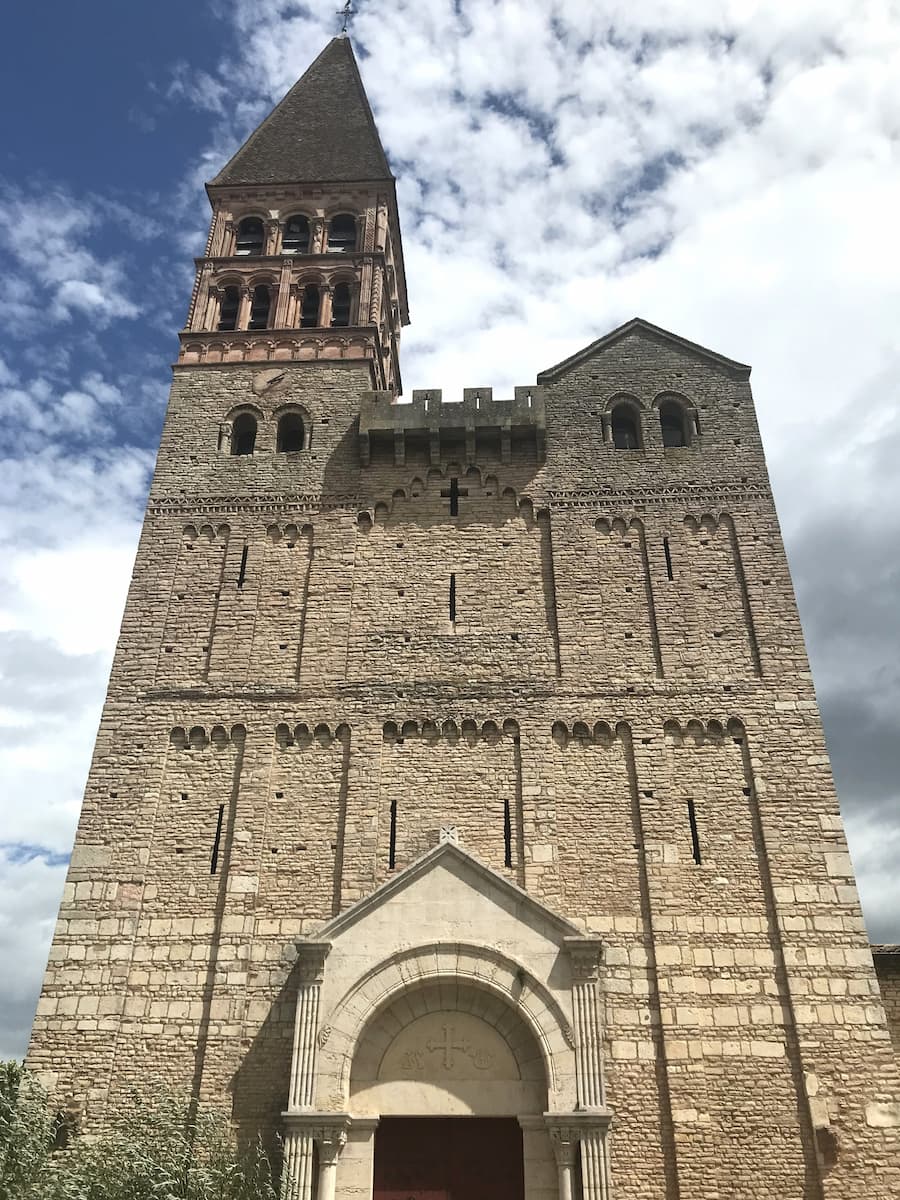 Façade de Saint-Philibert de Tournus Bourgogne