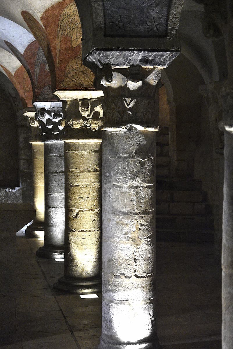 Normandie : crypte cathédrale Bayeux