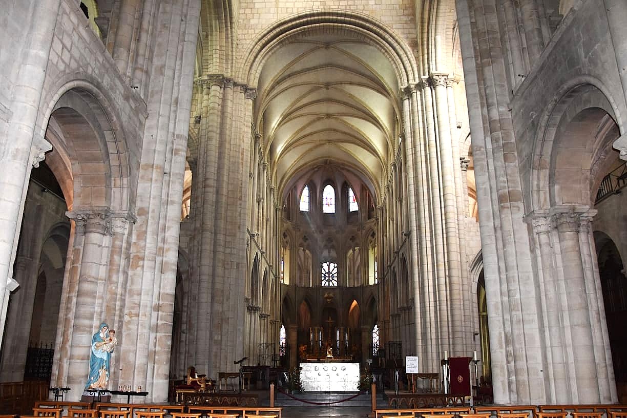 Normandie Caen nef abbaye aux Dames