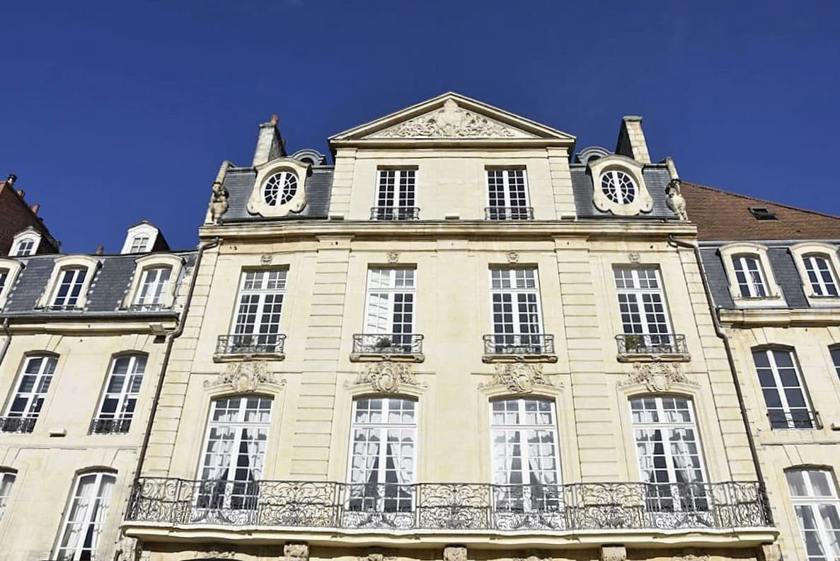 Normandie : Caen hôtel particulier de la place Saint-Sauveur