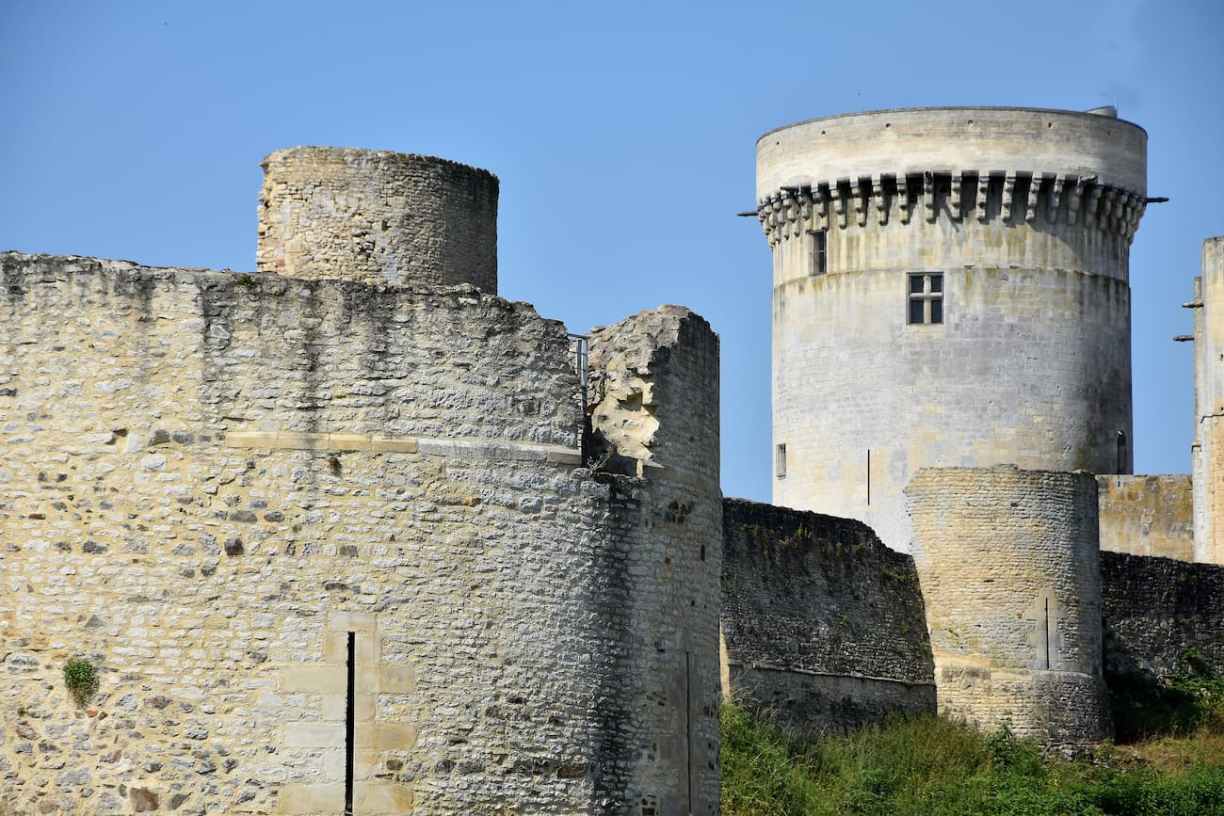 Normandie : remparts du château de Falaise