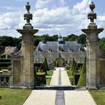 Terrasse du jardin du château de Brécy