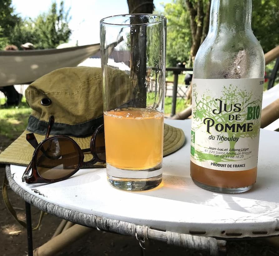 Café du Caillou à la Roche d'Oëtre en Suisse Normande