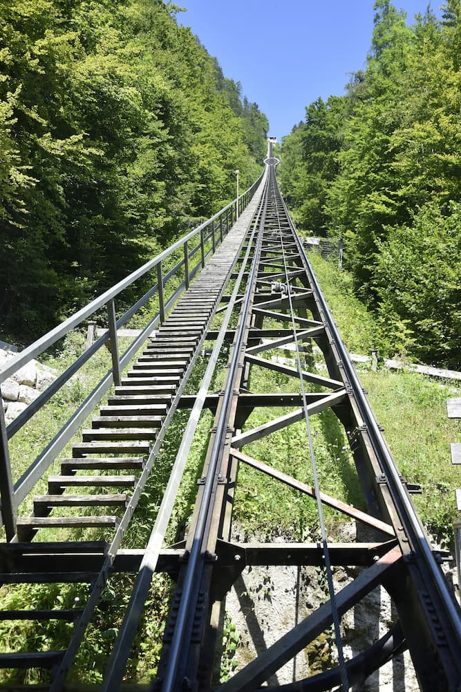 Autriche : funiculaire de la mine de sel d'Hallstatt