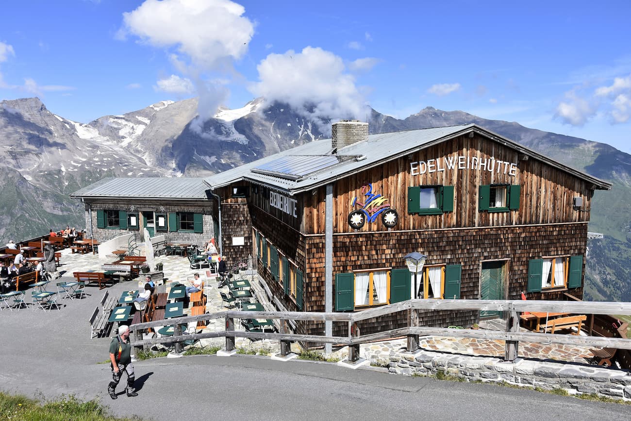 C'est l'heure du café au refuge du Grossglockner