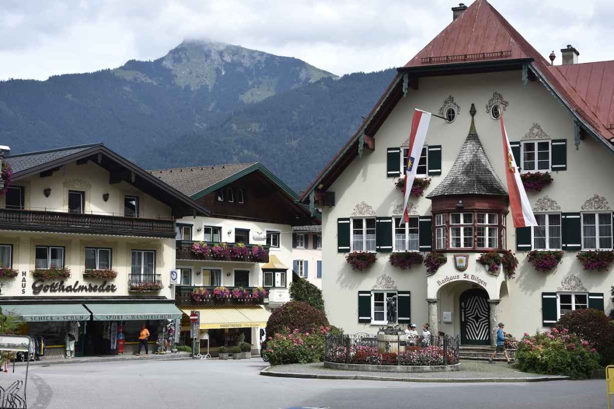 Village de Saint-Gilden près de Saint-Wolfgang en Autriche