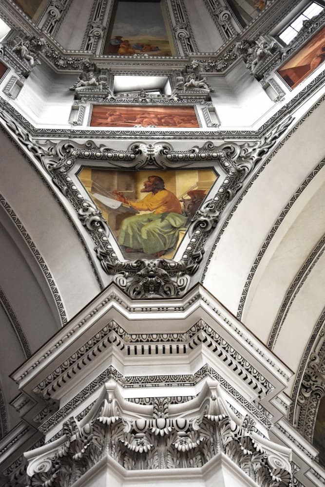 Intérieur de la cathédrale de Salzburg Autriche 