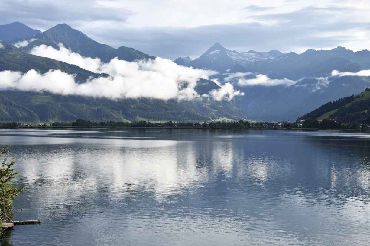 Autriche : nuages sur le lac de Zell am See