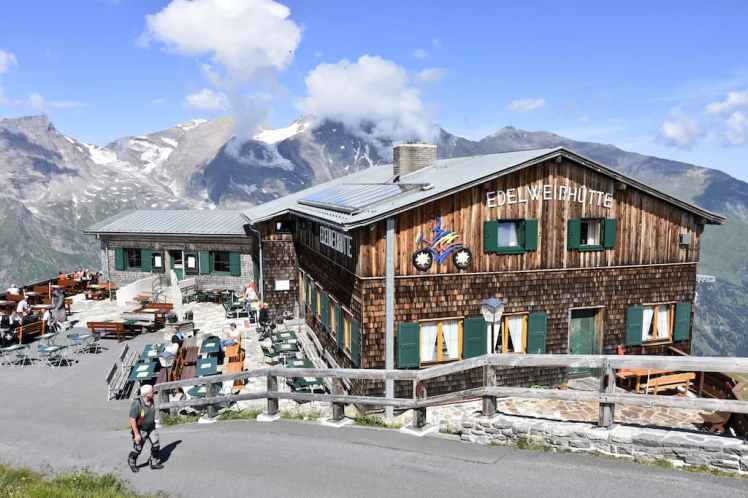 C'est l'heure du café au refuge du Grossglockner