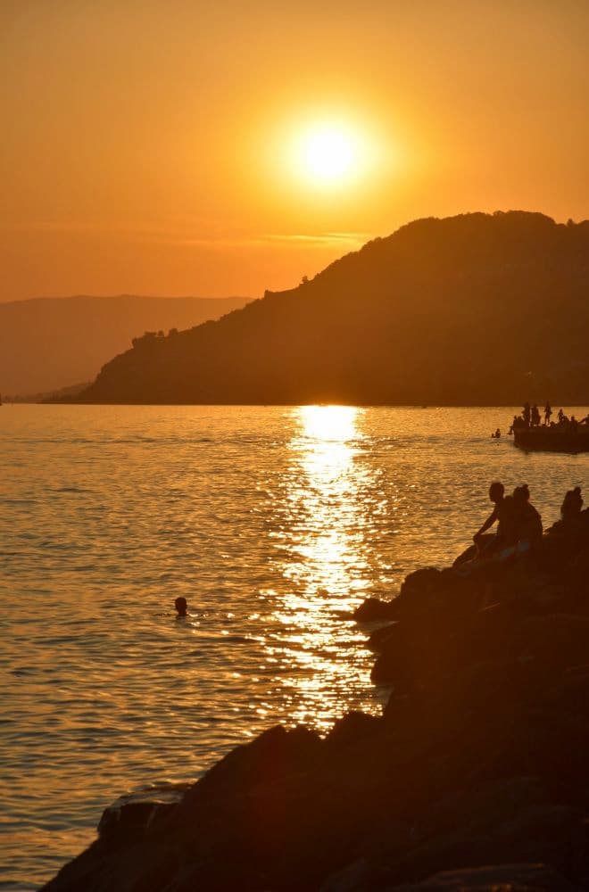 Le soleil se couche sur le lac de Genève Vevey Suisse