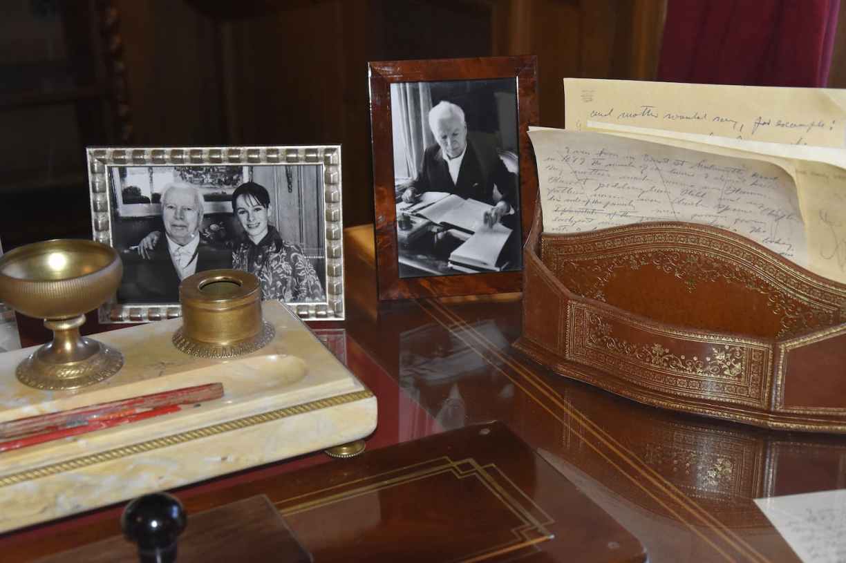 Photos de Chaplin et de Oona au Manoir de Ban à Vevey