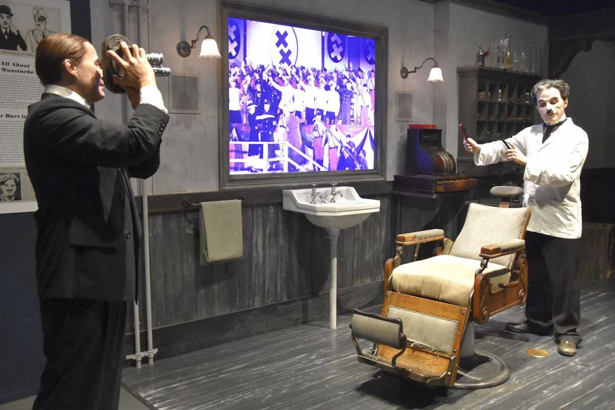 Vevey Suisse Scène du barbier dans Le Dictateur de Chaplin