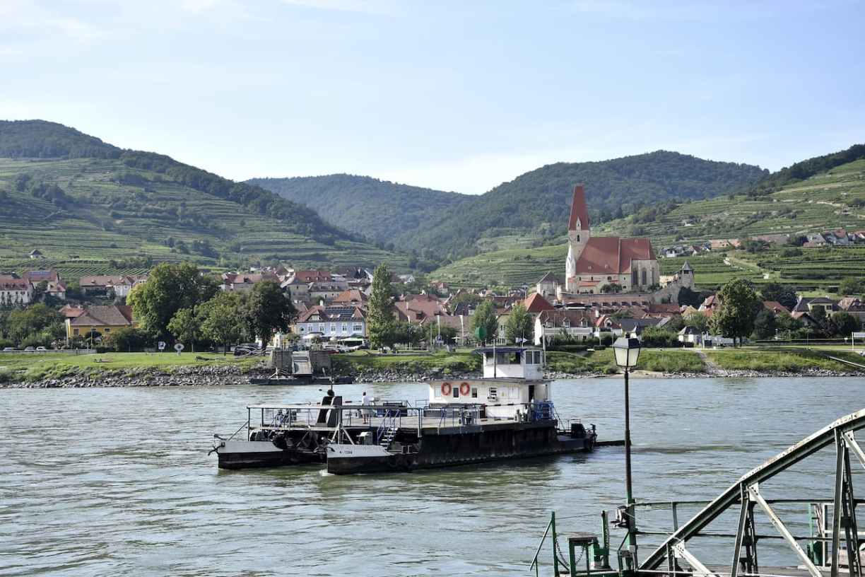 Autriche : bac pour traverser le Danube dans la Wachau