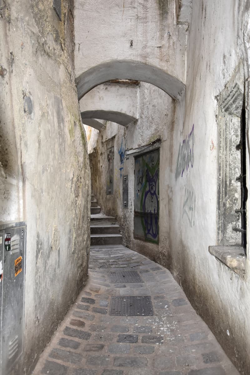 Rue du centre historique de Krems en Autriche