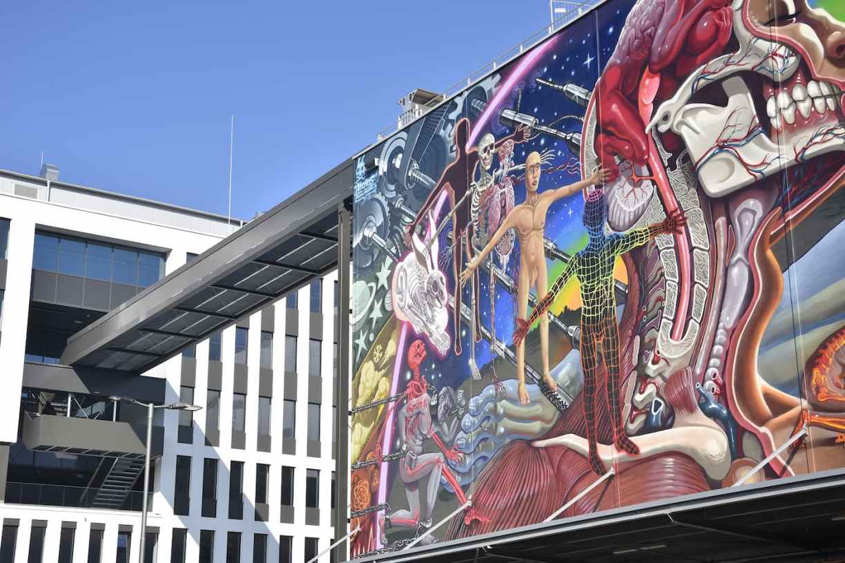 Fresque peinte sur le port de Linz en Autriche 