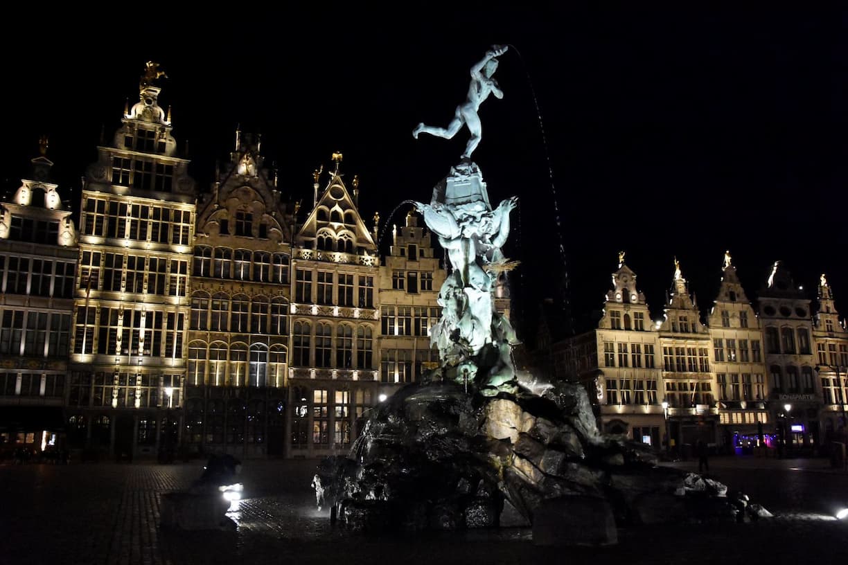 Belgique Les maisons des guildes la nuit Anvers