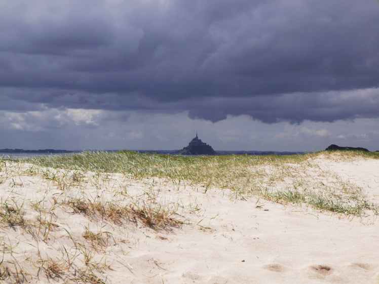 Le Mont Saint-Michel vu depuis les dunes du Bec d'Andaine