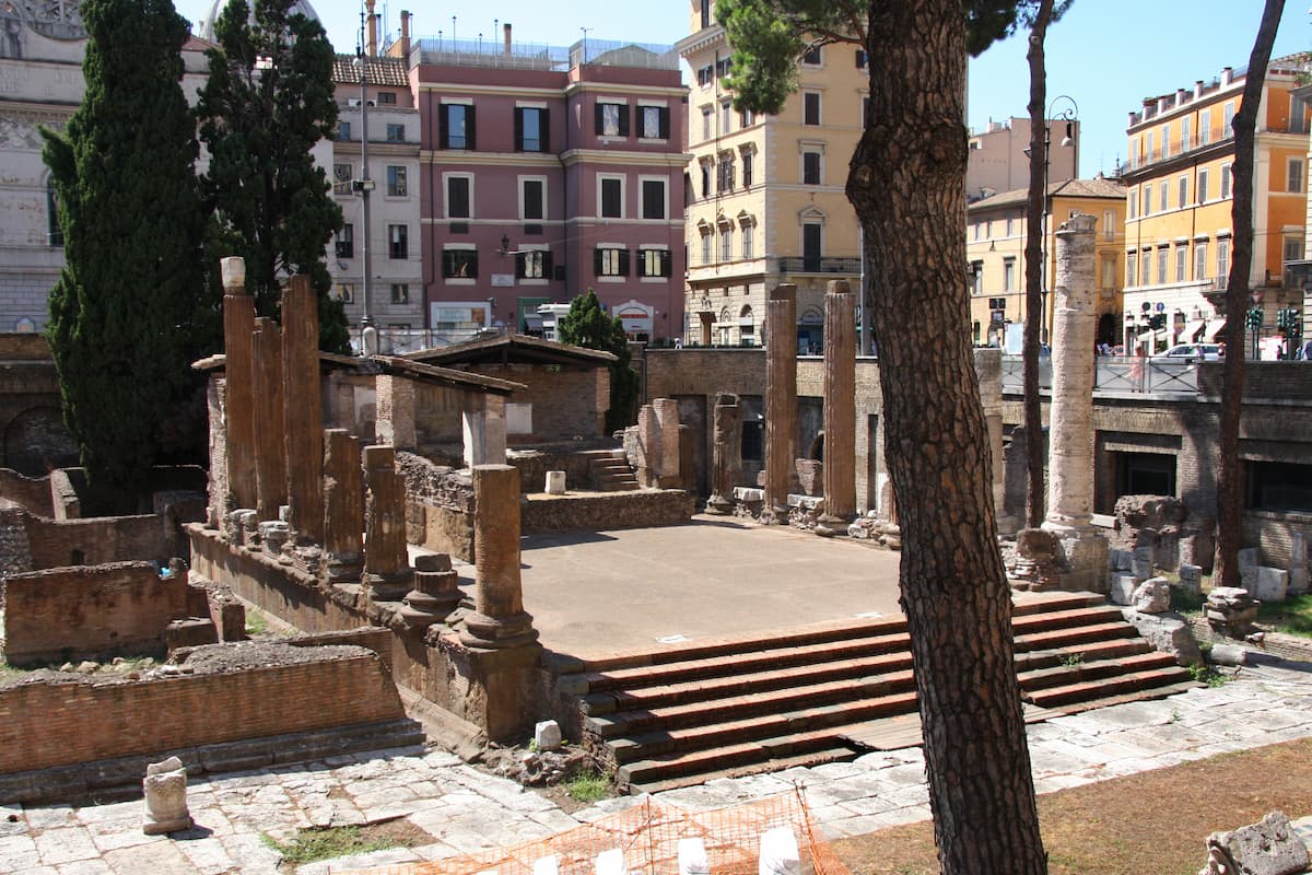 Vestiges du Largo di Torre Argentina, lieu de l'assassinat de Jules César
