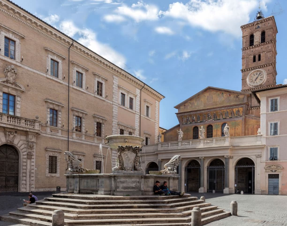Rome entrée de Santa Maria du Trastevere