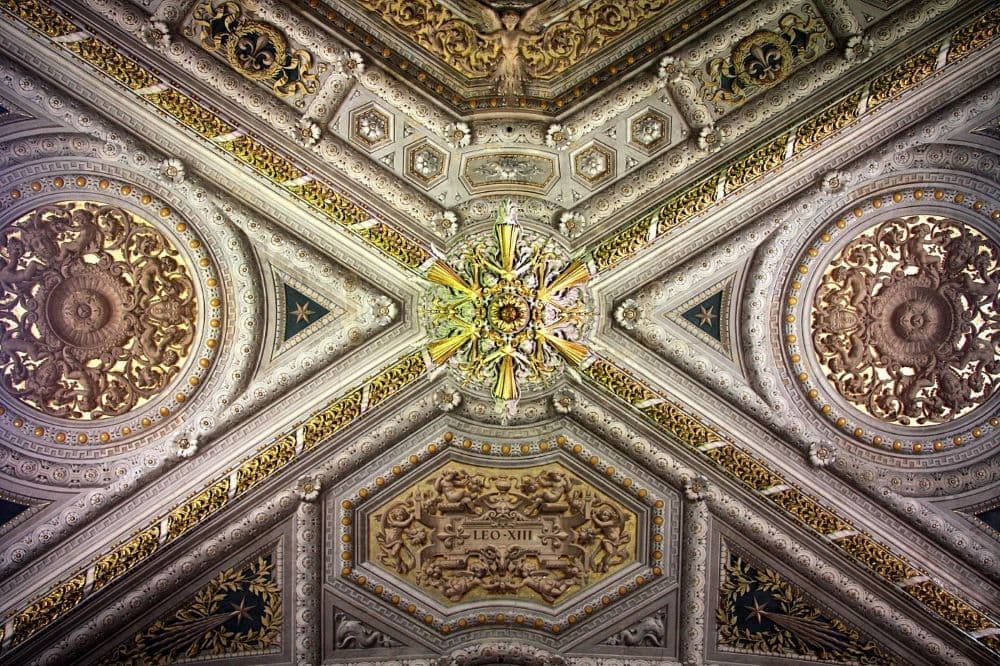 Détails d'un plafond musées du Vatican à Rome