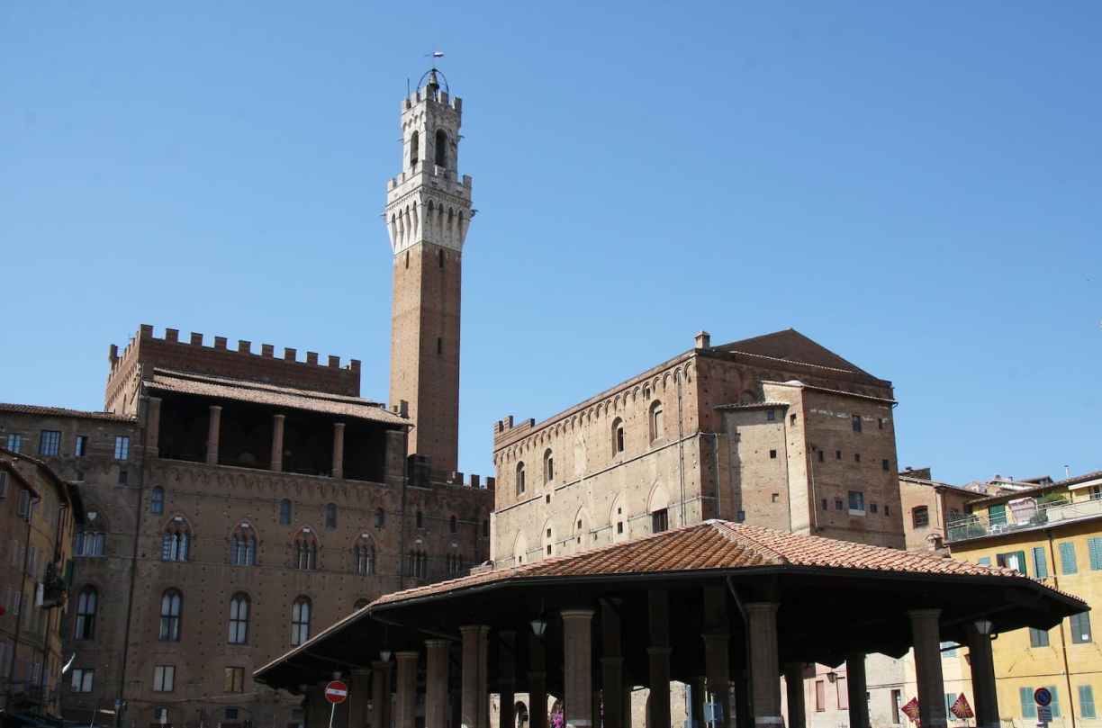 Toscane : place du marché de Sienne