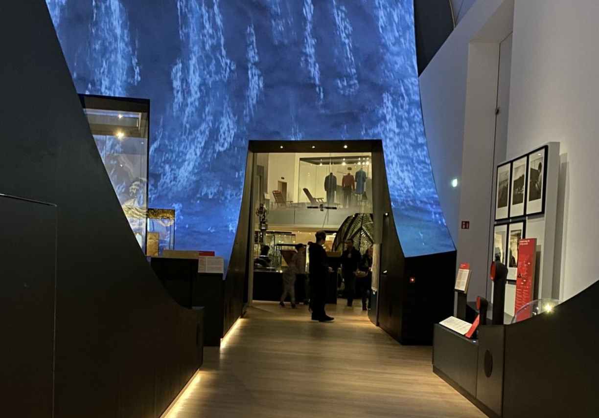 Paris Musée de la Marine la grande vague