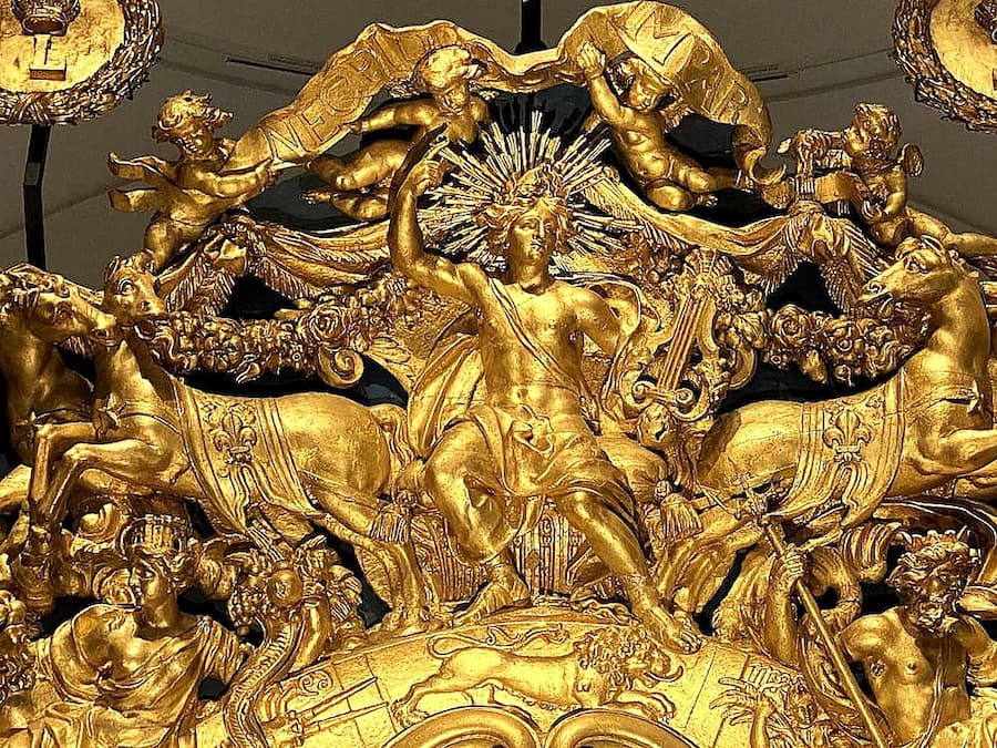 Paris - Musée de la Marine : détail du décor de poupe de la galère Reale