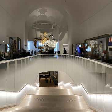 Longue salle du musée de la Marine