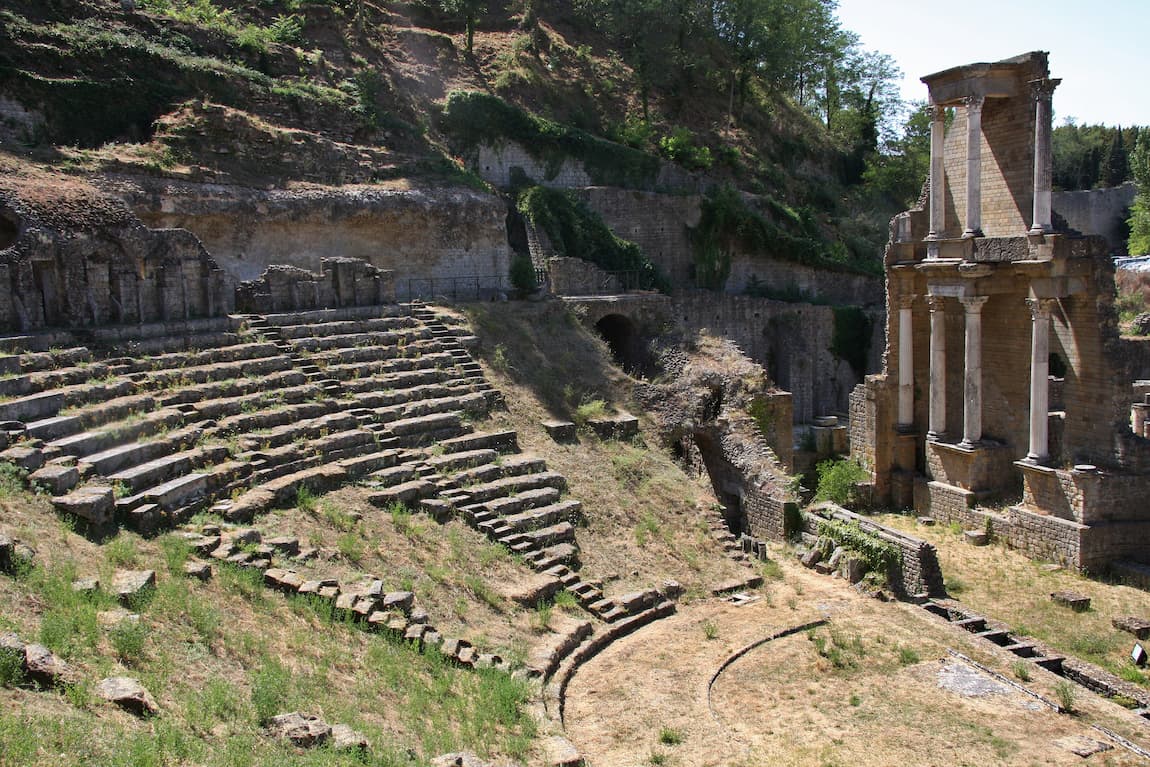 Amphithéâtre étrusque de Volterra en Toscane