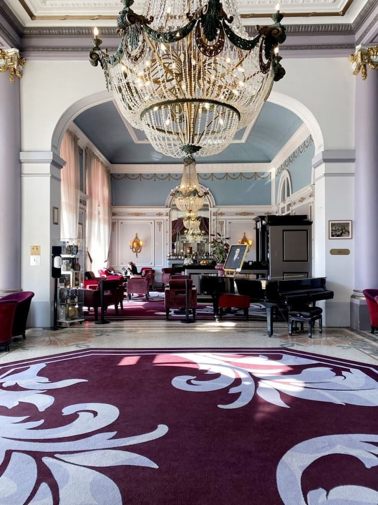 Hall du Grand Hôtel de Cabourg en Normandie 