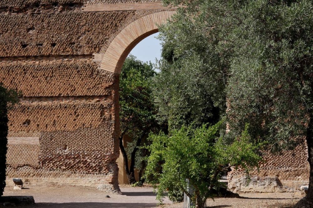 Villa d'Hadrien Tivoli : porte dans le mur du pecile