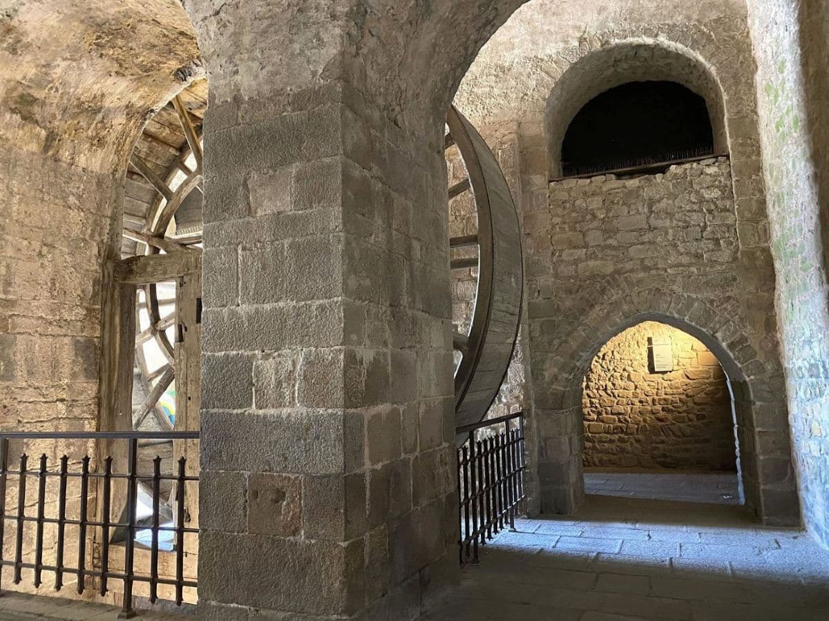 Ossuaire des moines au Mont-Saint-Michel en Normandie 