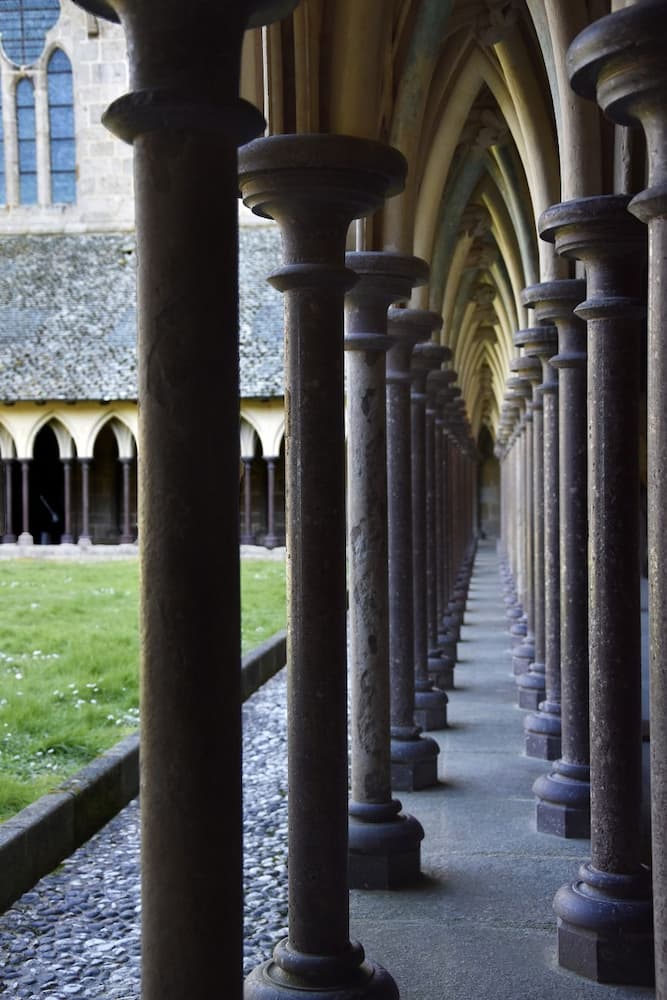 Normandie Cloître de l'abbaye du Mont-Saint-Michel