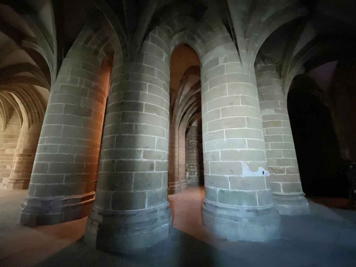 Normandie Crypte des gros piliers abbaye du Mont-Saint-Michel