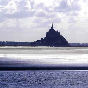 Mont-Saint-Michel à contre-jour