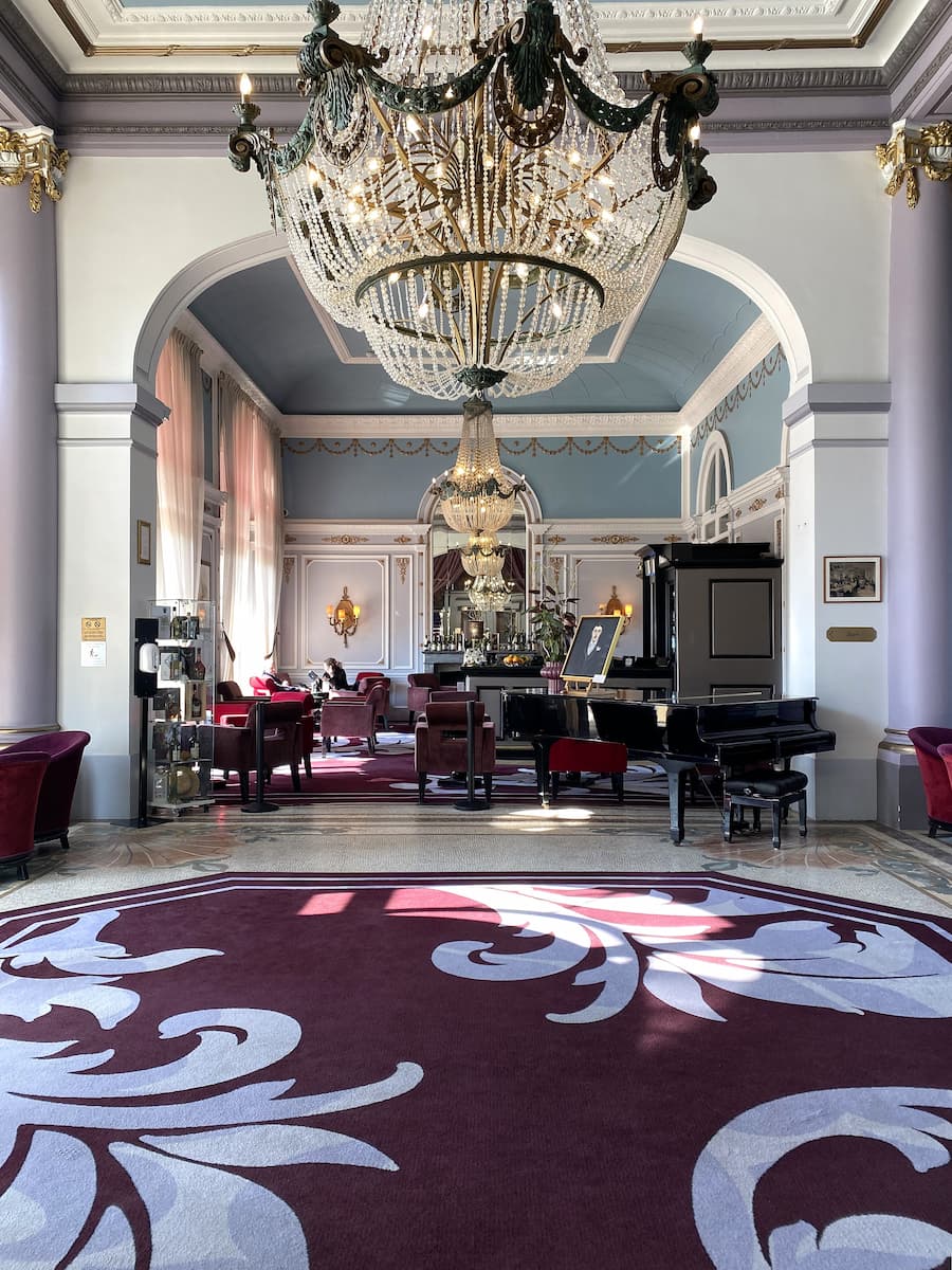 Hall du Grand Hôtel de Cabourg en Normandie 