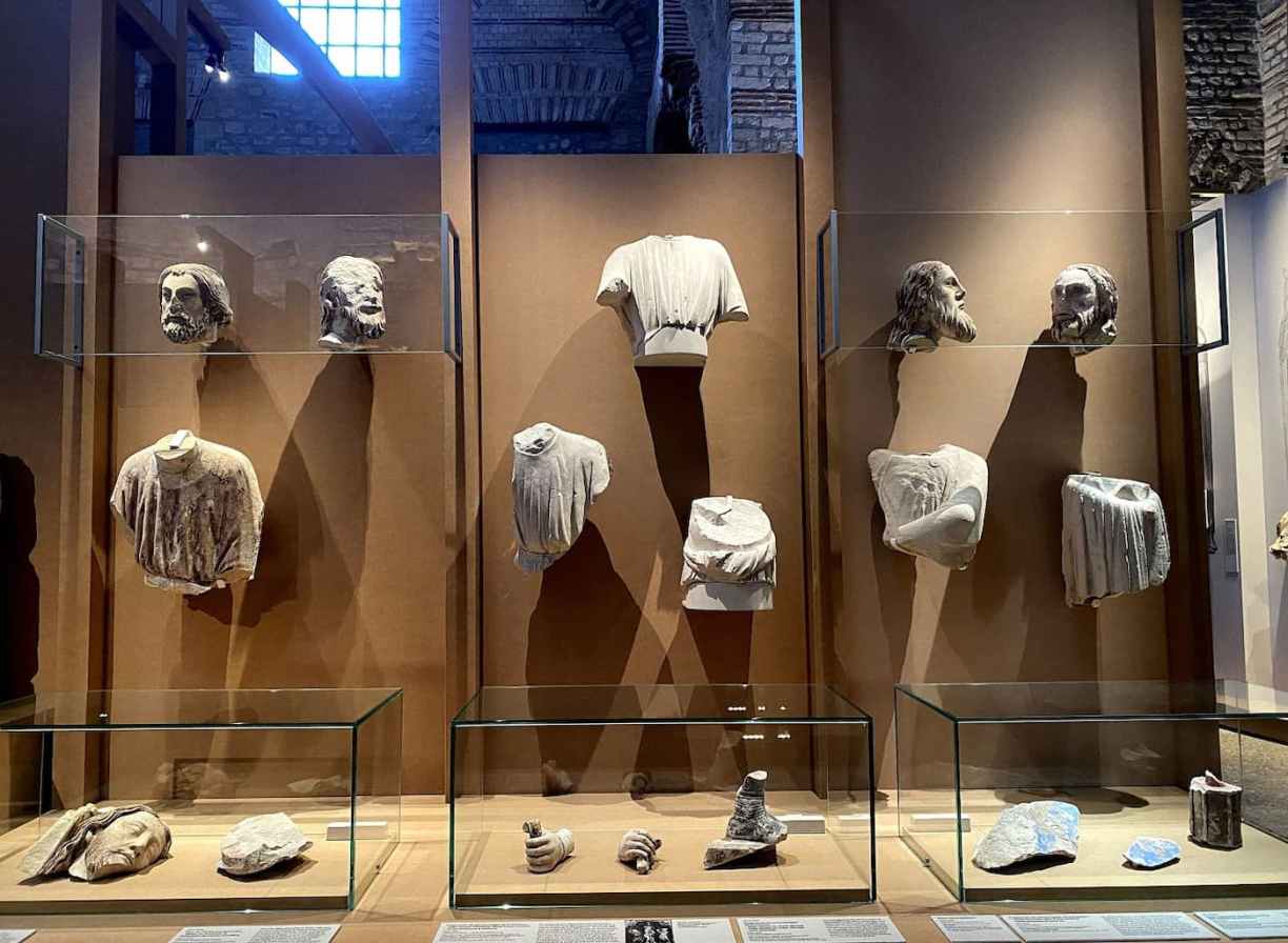 Paris Musée de Cluny : sculptures extérieures de la cathédrale Notre-Dame