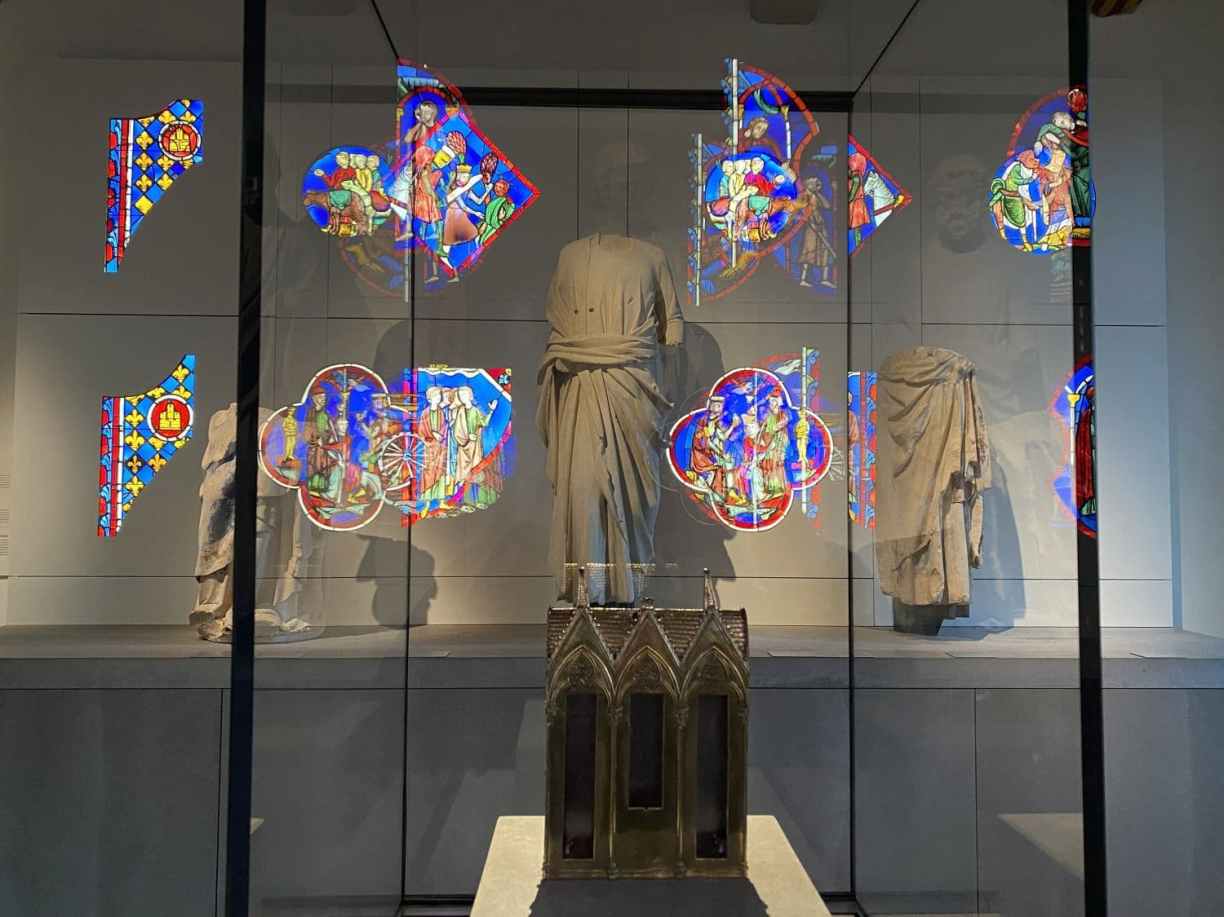 Paris - Musée de Cluny : vitraux de la Sainte Chapelle