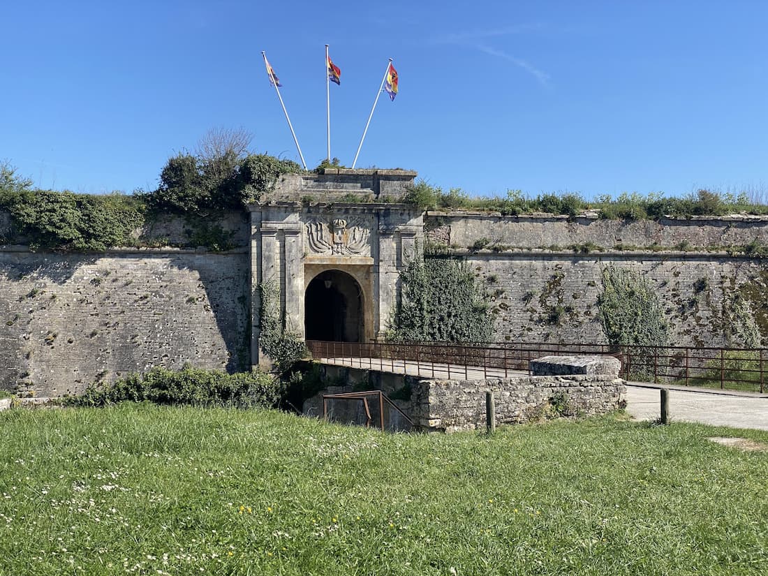 Charente-Maritime Le Château d'Oléron porte de la citadelle