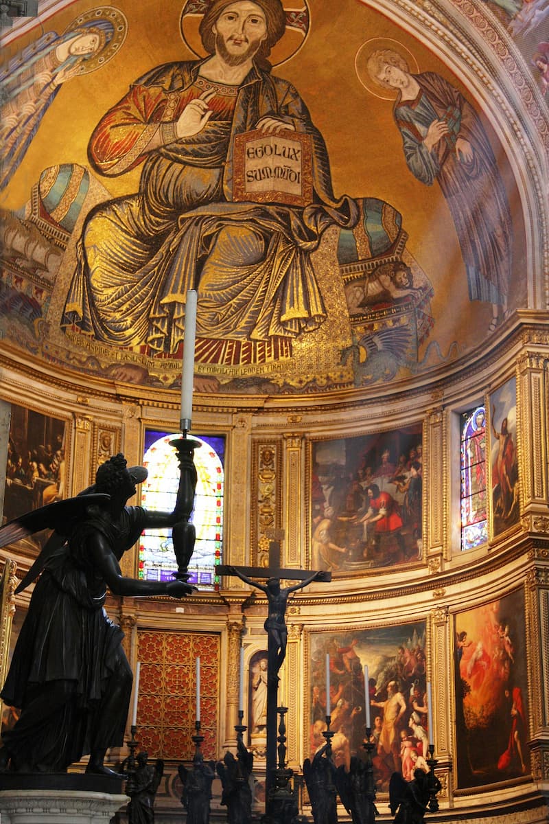 Christ bénissant dans la cathédrale de Pise en Toscane