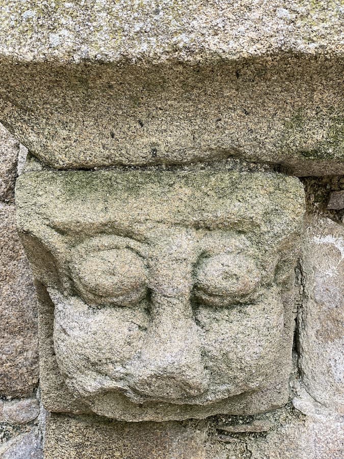 Creuse Château de Crozant sculpture